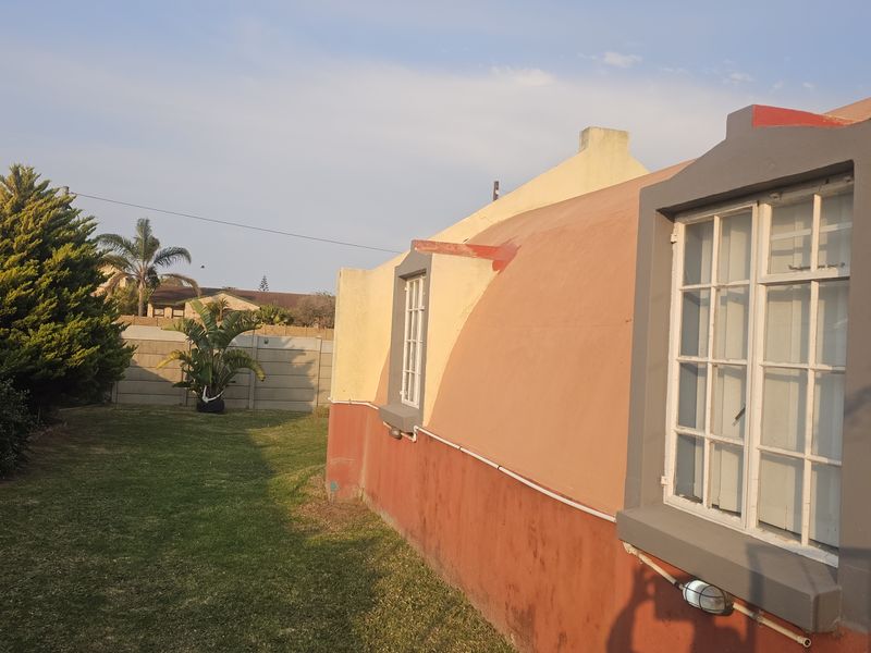 Sound Home – Small Touches Needed – Big Potential SHARED EXCLUSIVE MANDATE - Photo 10