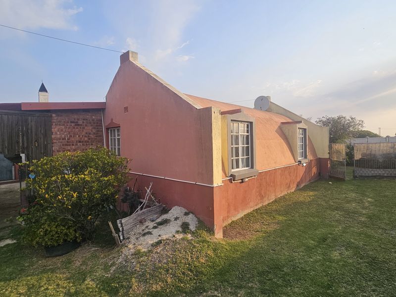 Sound Home – Small Touches Needed – Big Potential SHARED EXCLUSIVE MANDATE - Photo 9