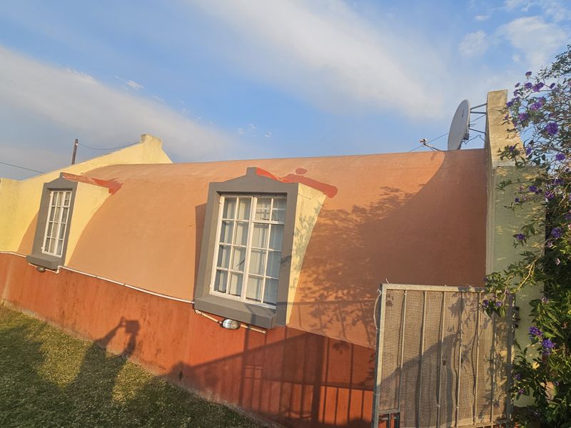 Sound Home – Small Touches Needed – Big Potential SHARED EXCLUSIVE MANDATE - Photo 8