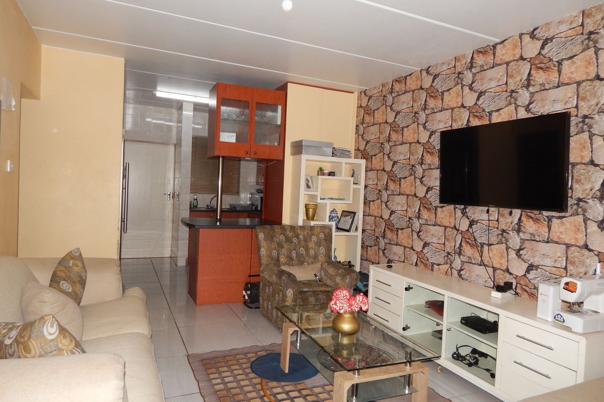 Modern Ground Floor Apartment - Photo 2