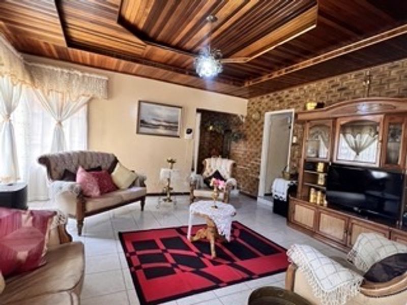 Prime Investment Opportunity in Bedworth Park – Spacious 3 Bedroom Home with Flatlet - Photo 4