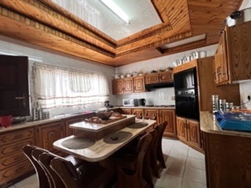 Prime Investment Opportunity in Bedworth Park – Spacious 3 Bedroom Home with Flatlet - Photo 3