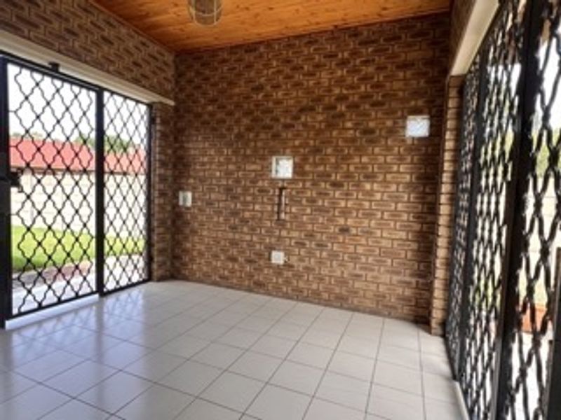 Prime Investment Opportunity in Bedworth Park – Spacious 3 Bedroom Home with Flatlet - Photo 9