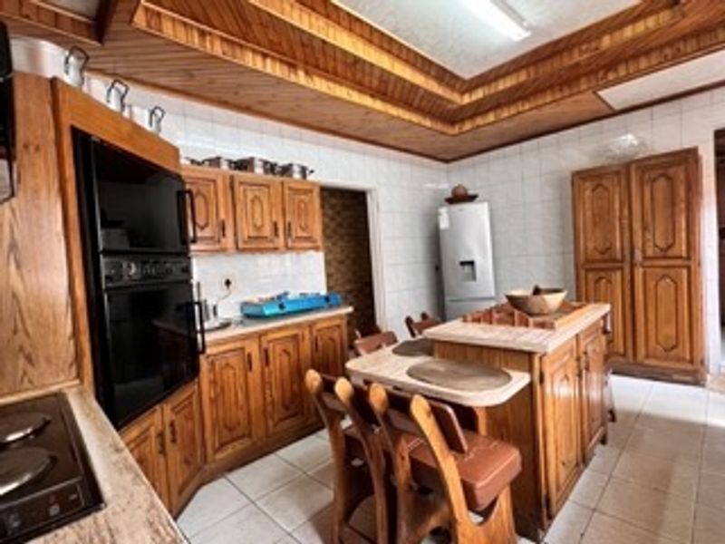 Prime Investment Opportunity in Bedworth Park – Spacious 3 Bedroom Home with Flatlet - Photo 2