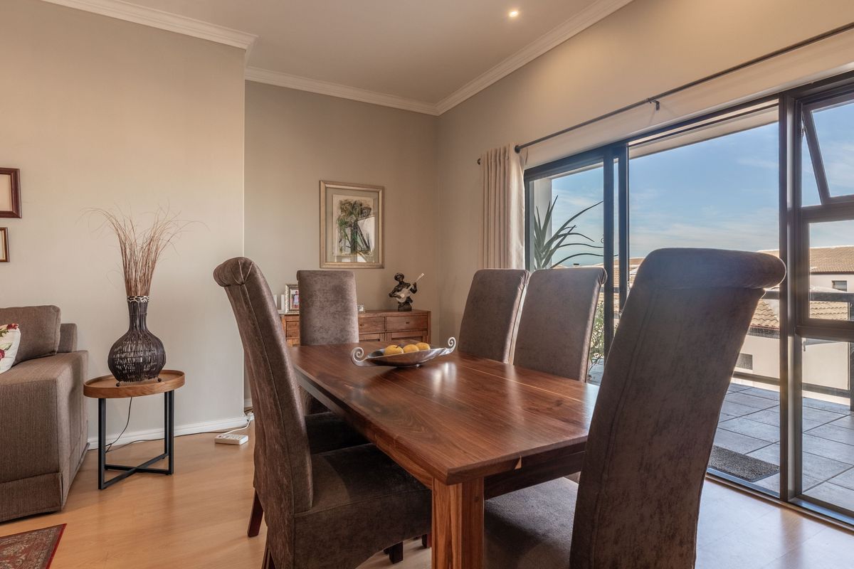 Perfect Locality! - Photo 5