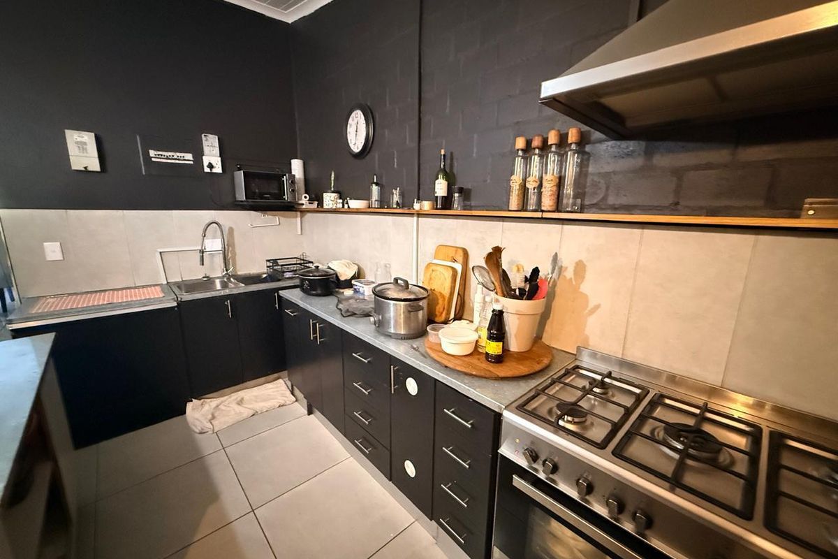 Where Comfort Meets Convenience – Prime Worcester Property. - Photo 4