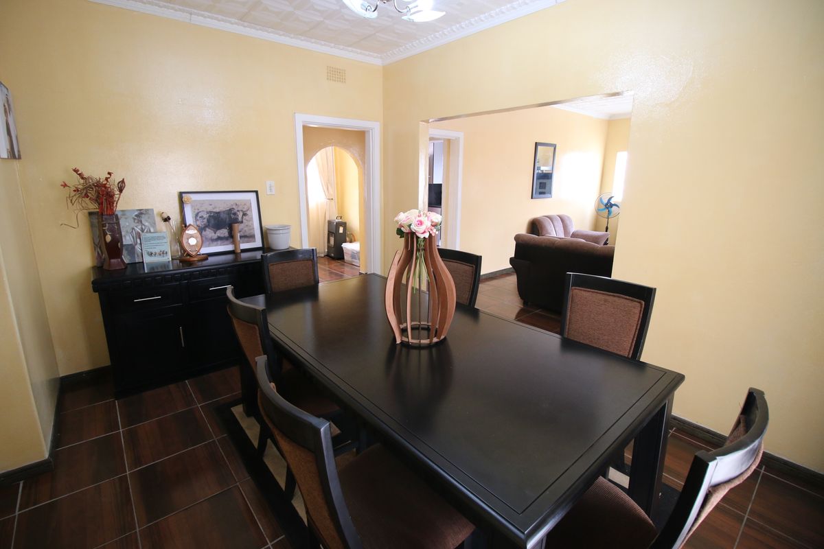 Spacious Family Home with Separate Flat in Prime Cambridge West - Photo 5