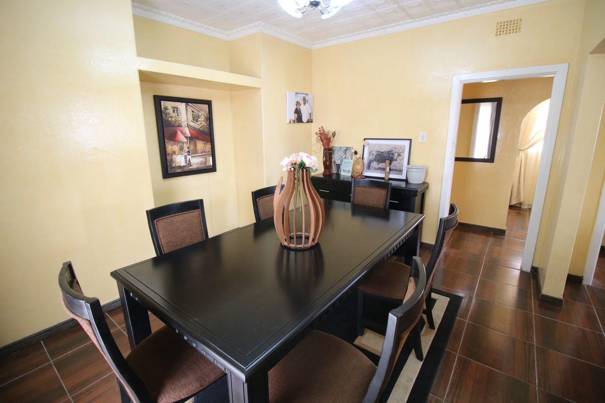 Spacious Family Home with Separate Flat in Prime Cambridge West - Photo 4