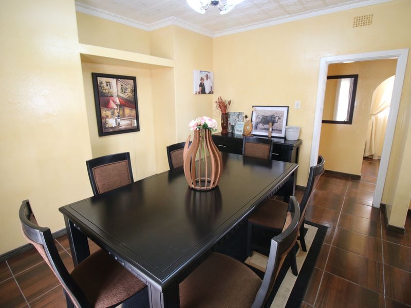 Spacious Family Home with Separate Flat in Prime Cambridge West - Photo 4