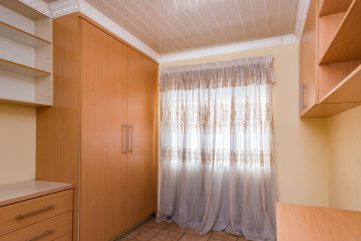 Protea North House for Sale. - Photo 4