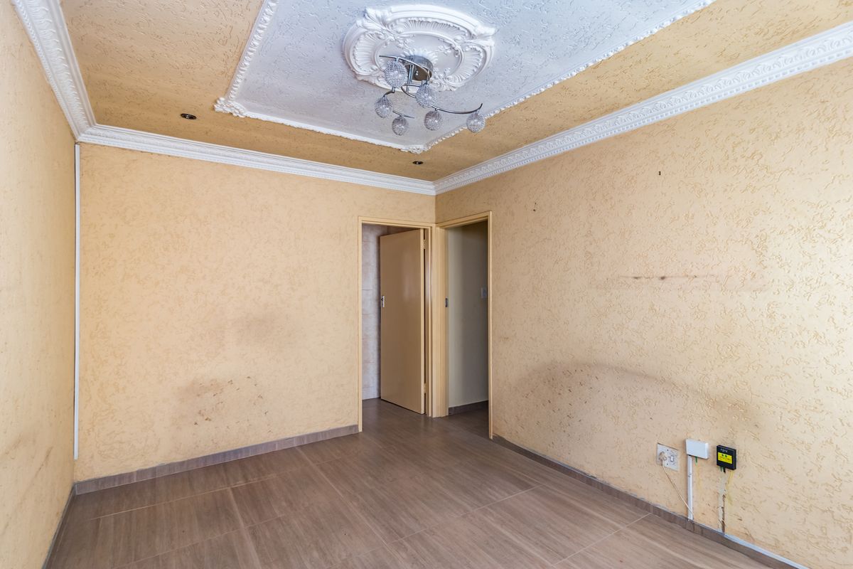 Protea North House for Sale. - Photo 3