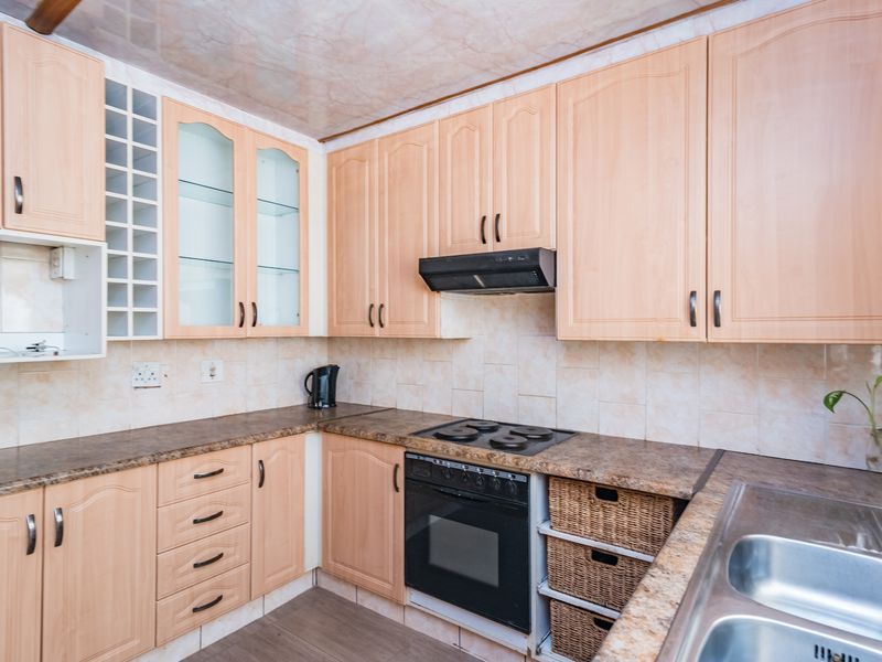 Protea North House for Sale. - Photo 2