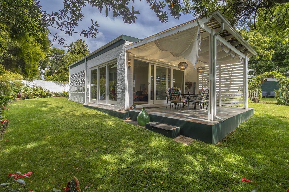Cluster Home in Secure Estate - Please call the Agent to book your time slot - Photo 2