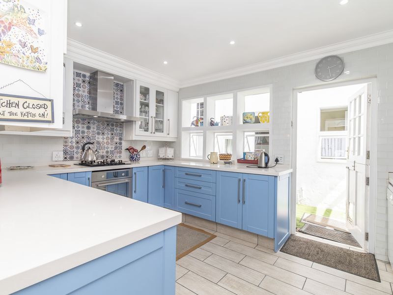 Cluster Home in Secure Estate - Please call the Agent to book your time slot - Photo 6