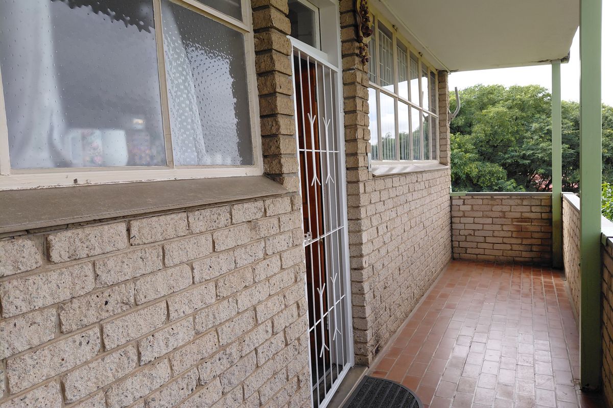 Stunning 2-bedroom apartment in a prime location - Photo 3