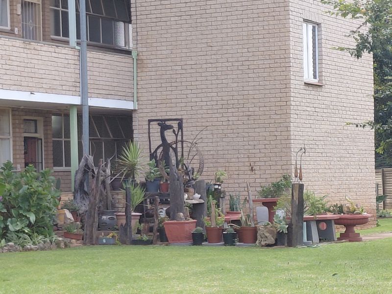 Stunning 2-bedroom apartment in a prime location - Photo 2