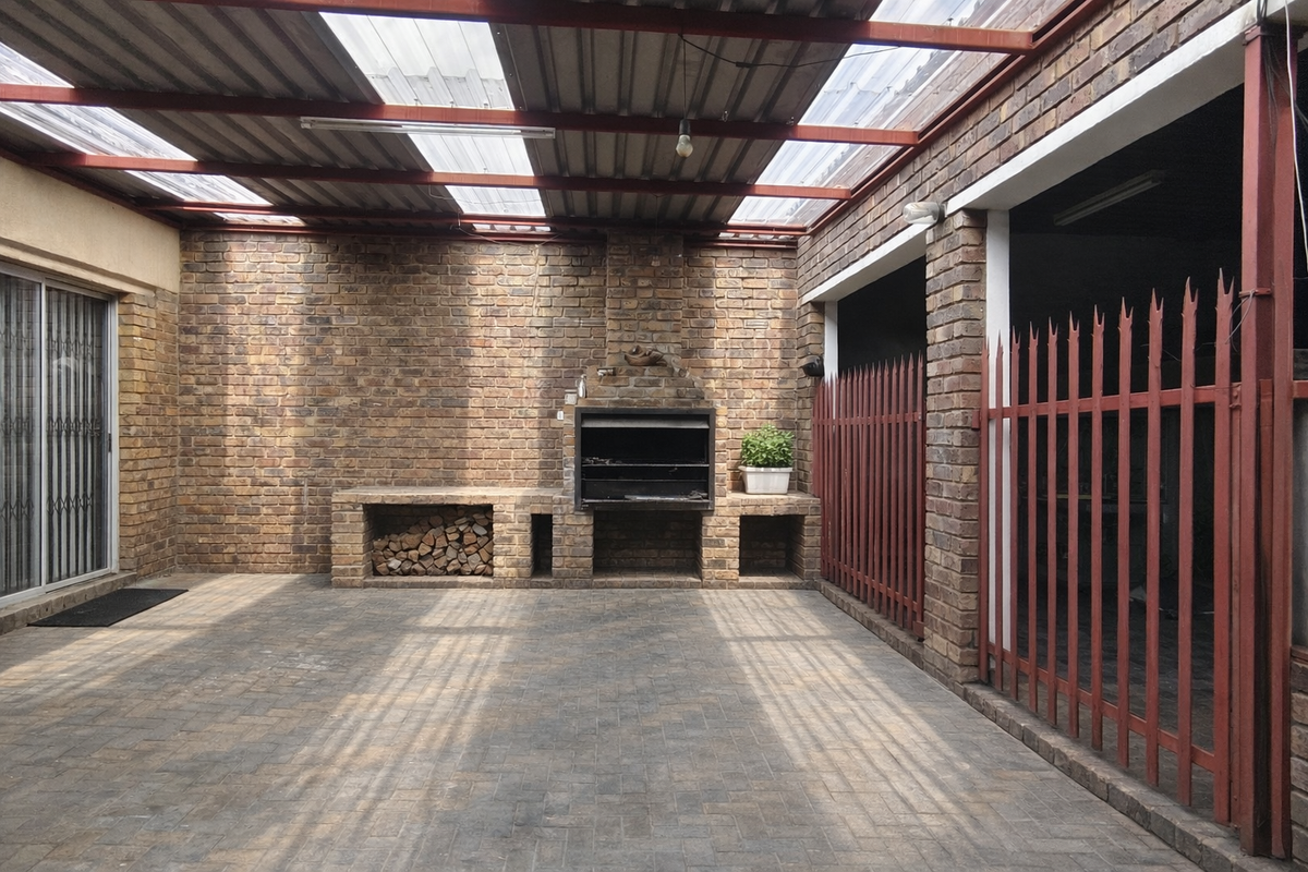 Perfect Location - Photo 3