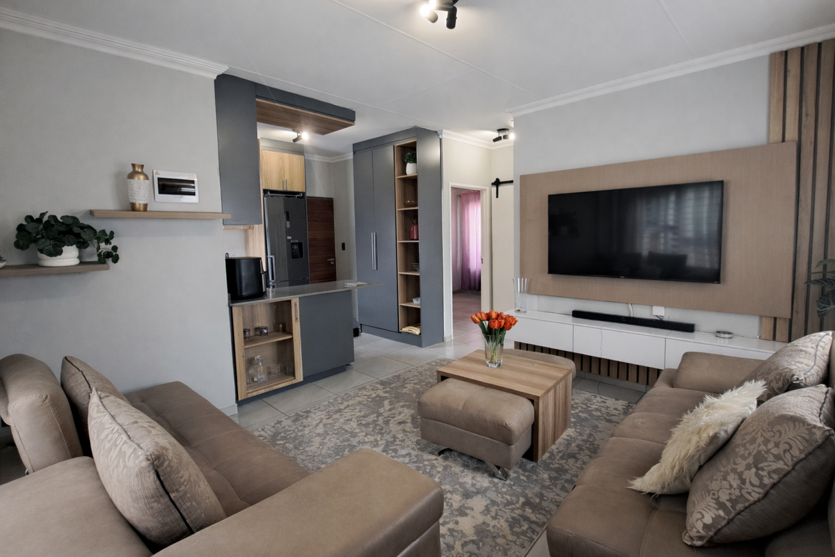 Newly built 2bed 1 Bath freestanding House with modern finishes to Rent in Fleurhof Ext 19 - Photo 3