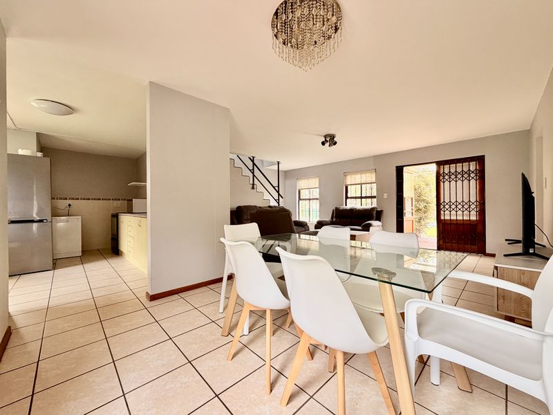 Secure Coastal Living in Sought-After Sandbaai - Photo 10