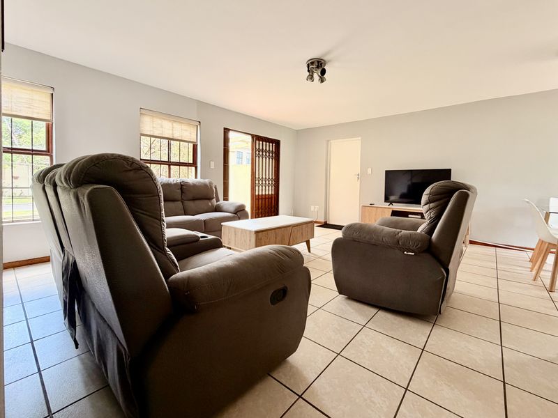 Secure Coastal Living in Sought-After Sandbaai - Photo 9