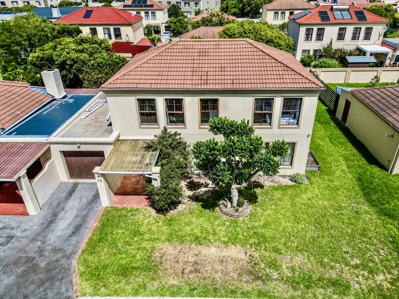 Secure Coastal Living in Sought-After Sandbaai - Photo 2