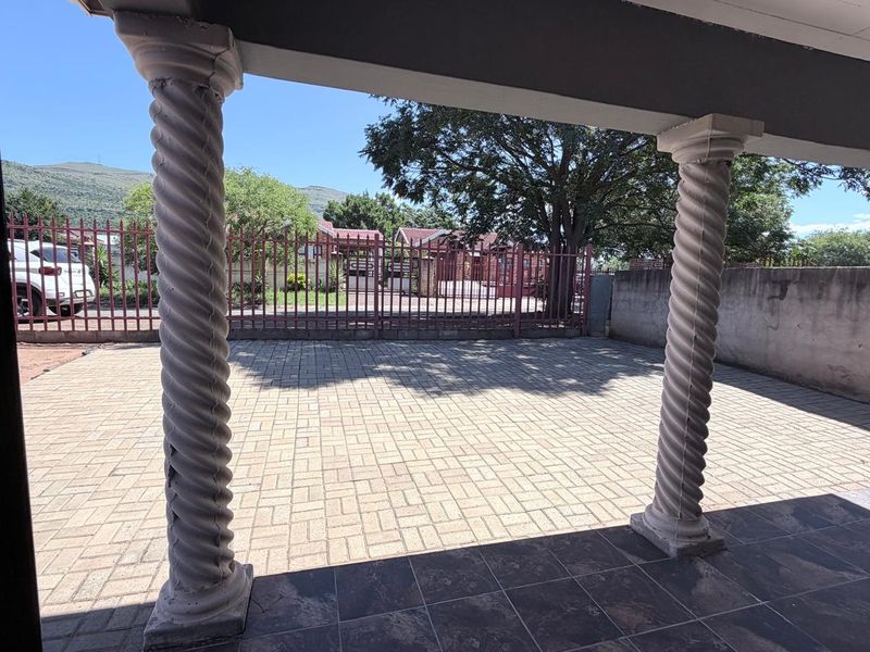 Modern Space & Comfort in Madeira Park, Queenstown - Photo 6