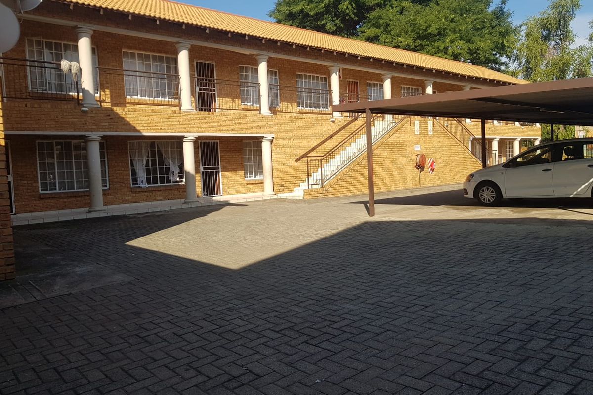 Two bedroom apartment for sale in Rustenburg Central! - Photo 2