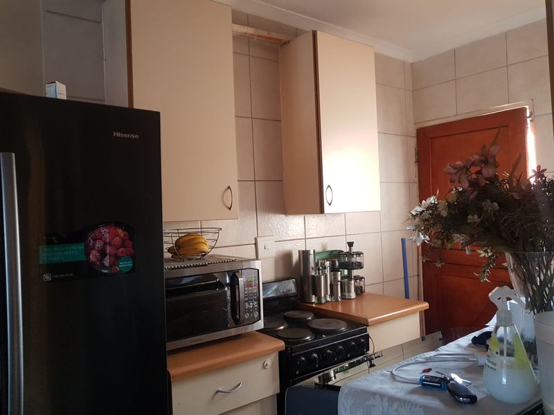 Two bedroom apartment for sale in Rustenburg Central! - Photo 3