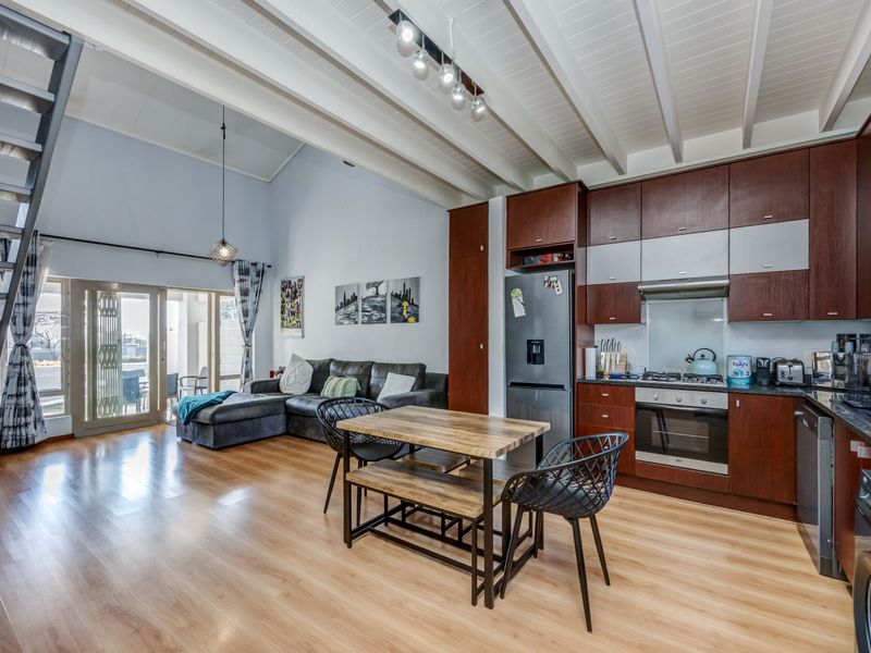 140m2 Townhouse-Style with Loft & Private Garden - Photo 6