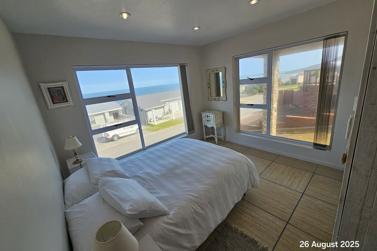 Exceptional Family Holiday Home with Breathtaking Sea Views - Jongensfontein - Photo 5