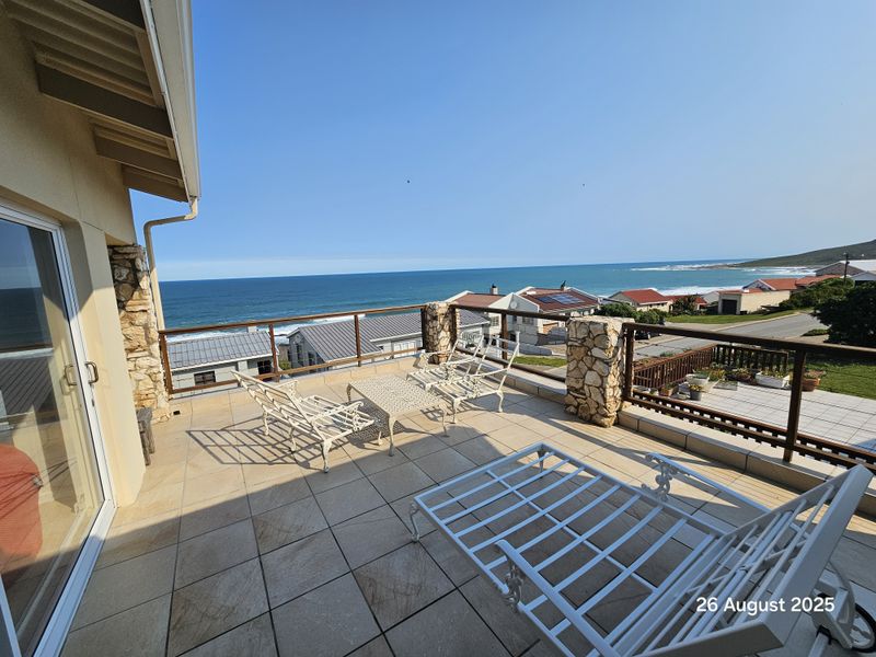 6 Bedroom House in Jongensfontein - Photo 9