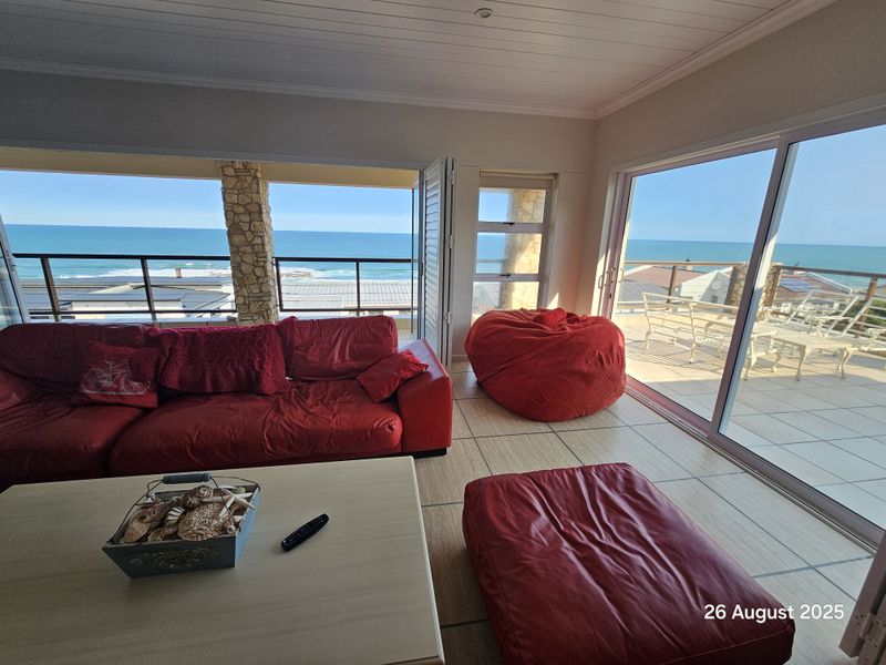 6 Bedroom House in Jongensfontein - Photo 4