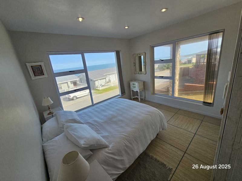 Exceptional Family Holiday Home with Breathtaking Sea Views - Jongensfontein - Photo 10