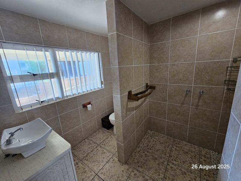 Exceptional Family Holiday Home with Breathtaking Sea Views - Jongensfontein - Photo 9