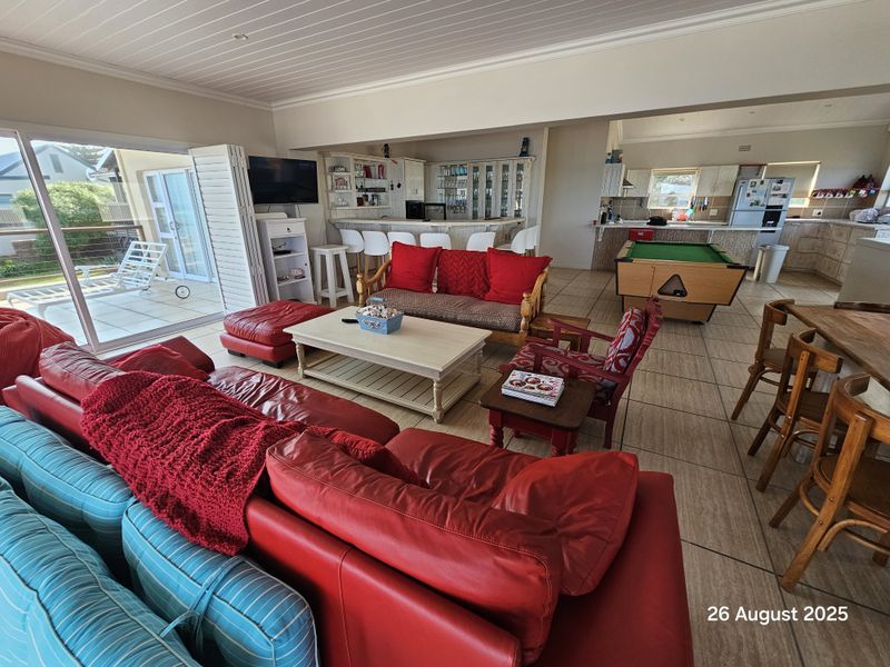 6 Bedroom House in Jongensfontein - Photo 3