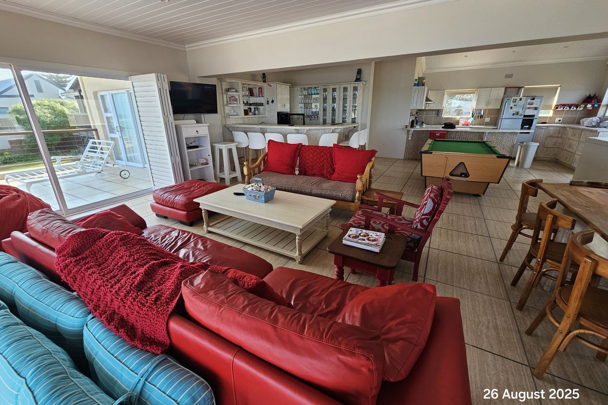 6 Bedroom House in Jongensfontein - Photo 3