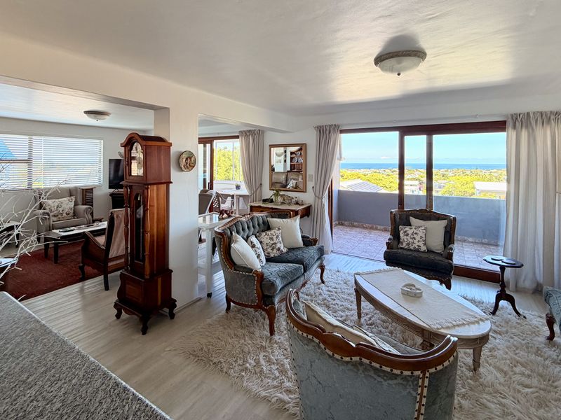 Elevated ocean & mountain views with dual-living potential in Onrus cul-de-sac. - Photo 7