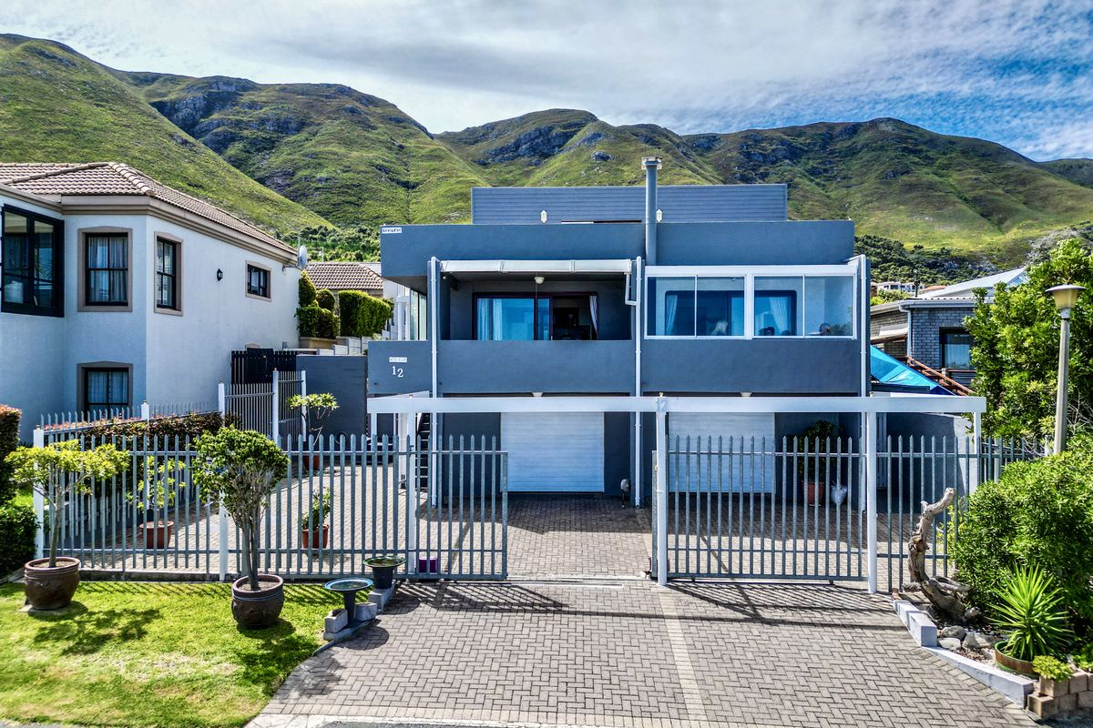 Elevated ocean & mountain views with dual-living potential in Onrus cul-de-sac. - Photo 5