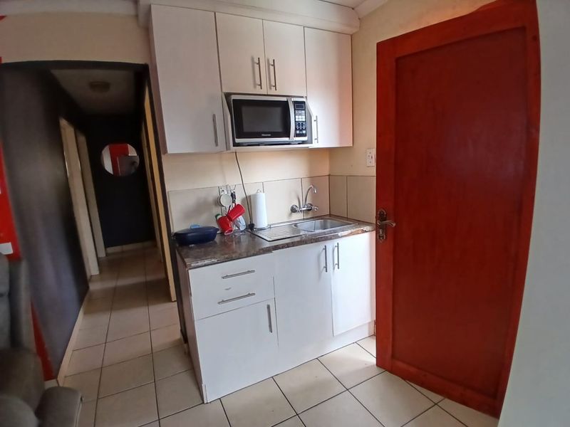 Three Bedroom House for Sale in Seraleng - Photo 4