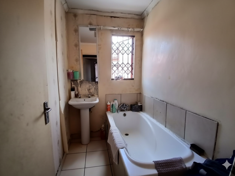 Three Bedroom House for Sale in Seraleng - Photo 6