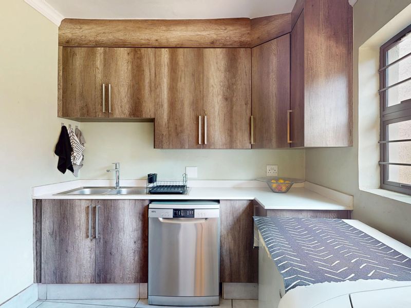 Family Living at Its Finest in Klippoortje Germiston – With Flatlet Starting to Bid from R1 500 000 - Photo 9