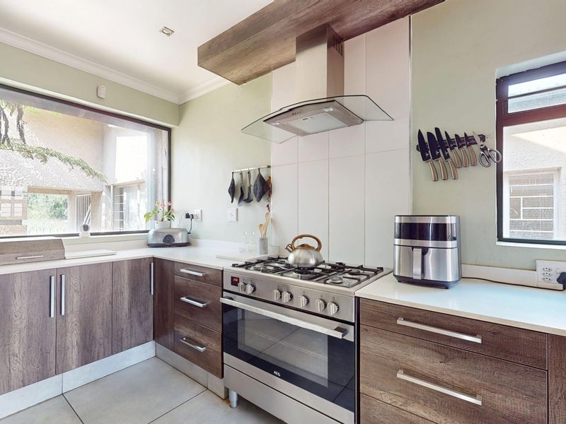 Family Living at Its Finest in Klippoortje Germiston – With Flatlet Starting to Bid from R1 500 000 - Photo 8