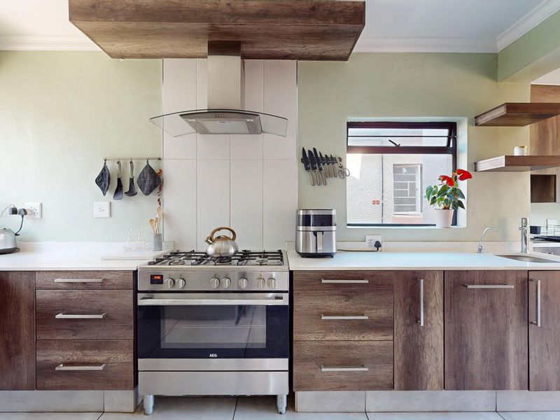 Family Living at Its Finest in Klippoortje Germiston – With Flatlet Starting to Bid from R1 500 000 - Photo 7