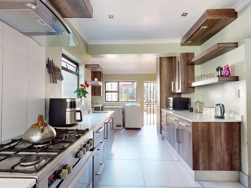 Family Living at Its Finest in Klippoortje Germiston – With Flatlet Starting to Bid from R1 500 000 - Photo 2