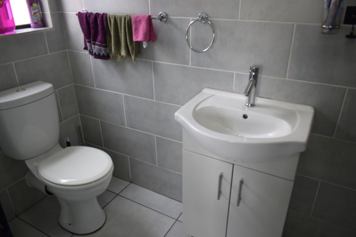 Modern 2 bedrooms and 2 bathrooms for sale in Jansen Park - Photo 4