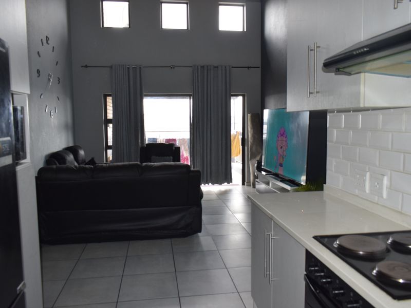 Modern 2 bedrooms and 2 bathrooms for sale in Jansen Park - Photo 9