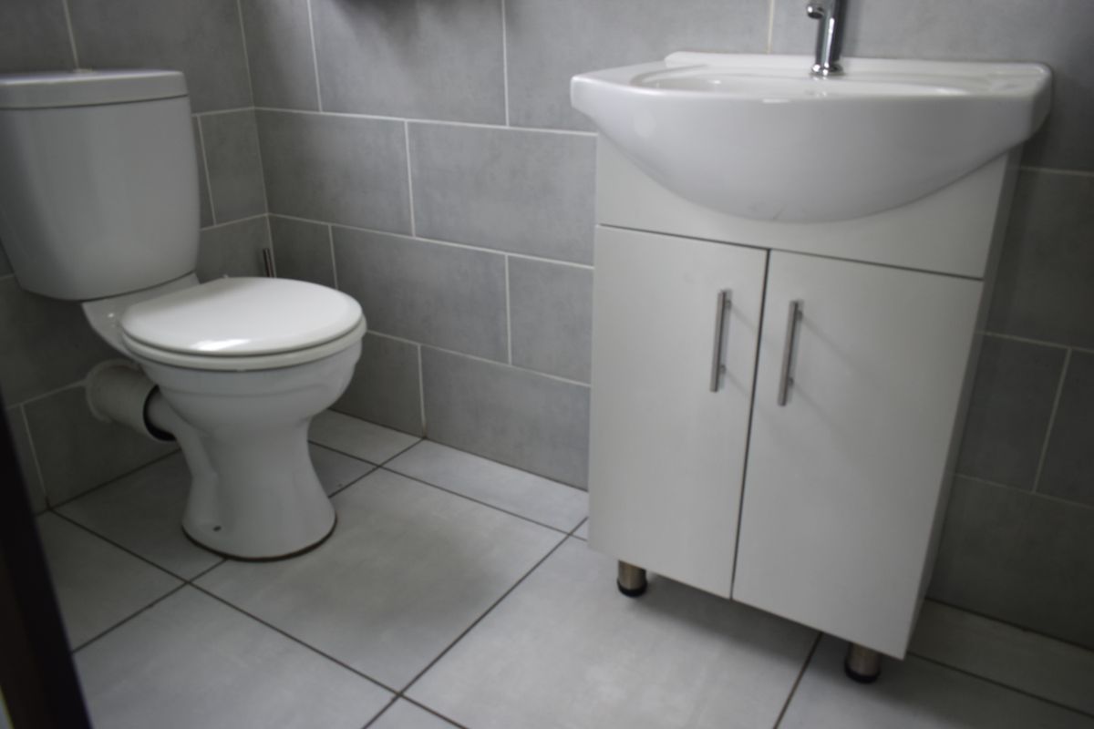 Modern 2 bedrooms and 2 bathrooms for sale in Jansen Park - Photo 5