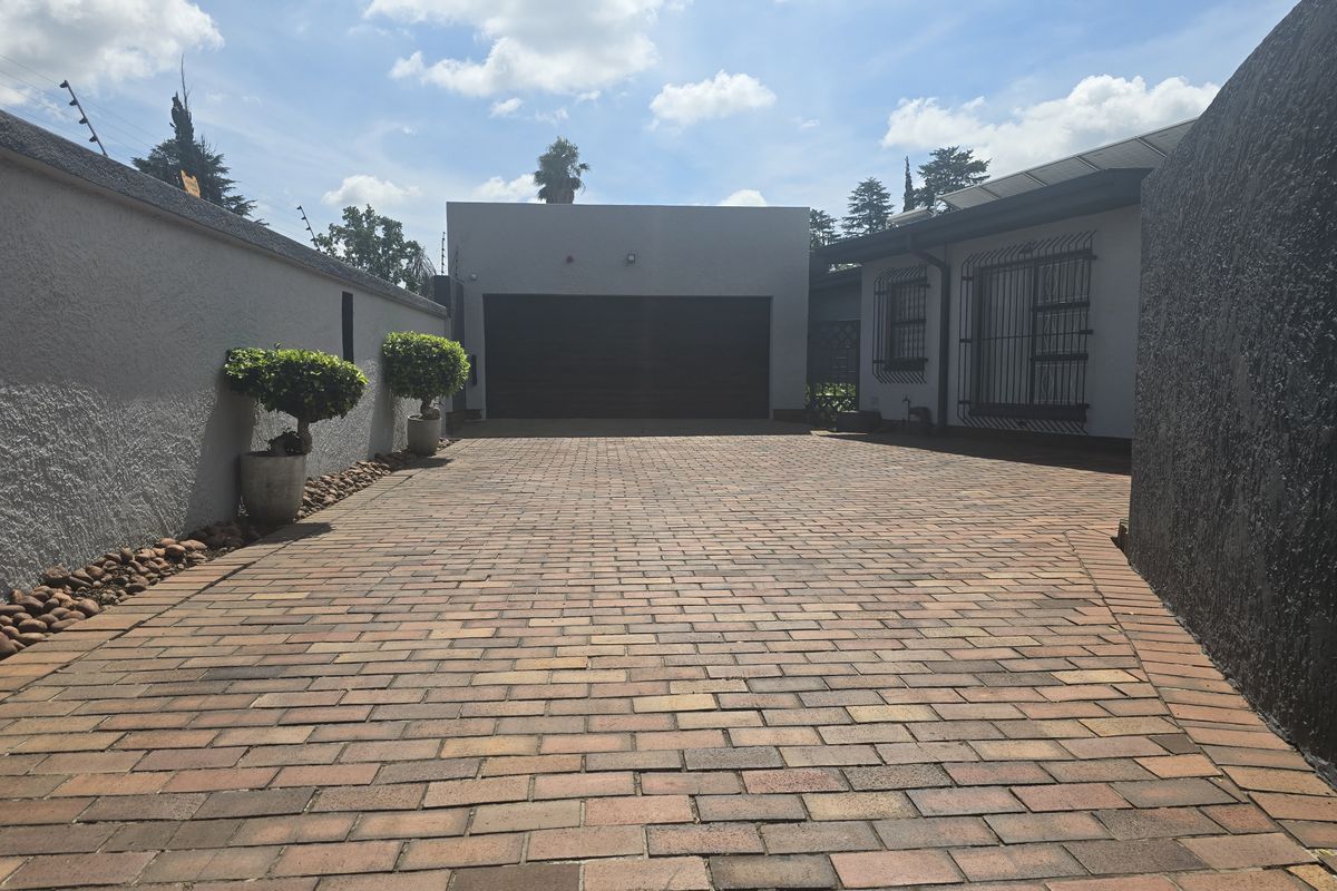 Secure Family Home with Prime business location - Photo 3