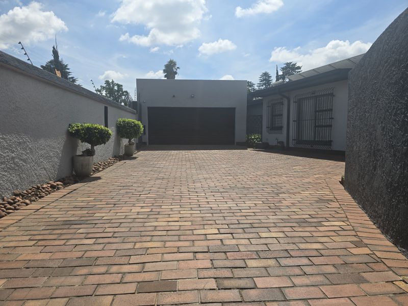 Secure Family Home with Prime business location - Photo 3