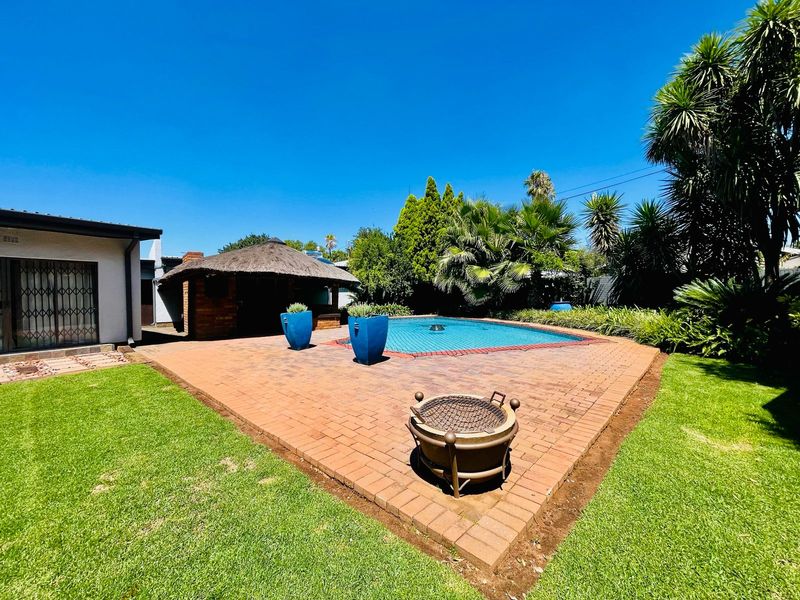 Secure Family Home with Prime business location - Photo 9